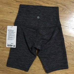 Lululemon Heather grey black align legging shorts